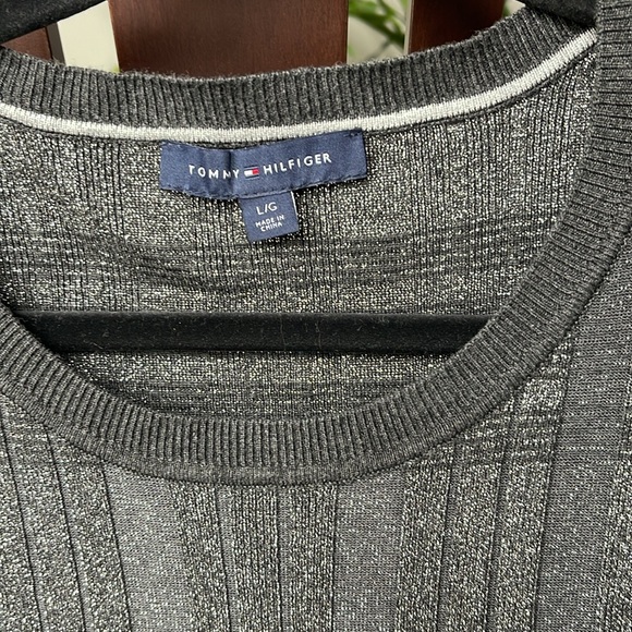 Tommy Hilfiger Women’s Sweater - Picture 2 of 4